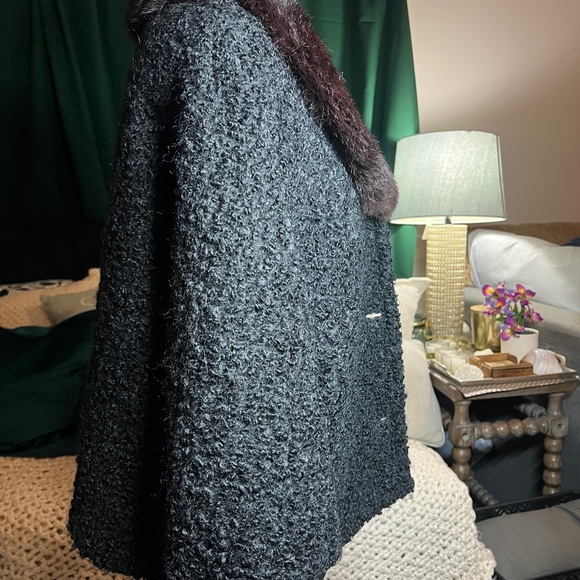 Chic Black Teddy Jacket with Faux Fur Collar - Picture 8 of 10